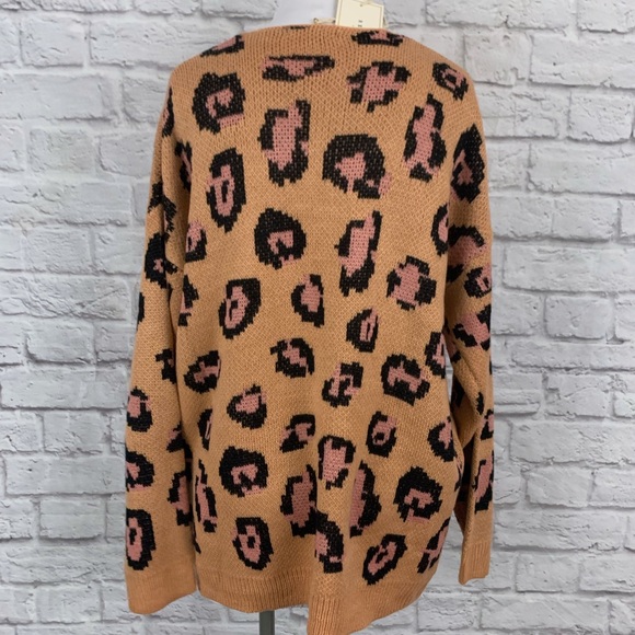 NWT Leopard Long Sleeve Knit Sweater - Picture 7 of 8